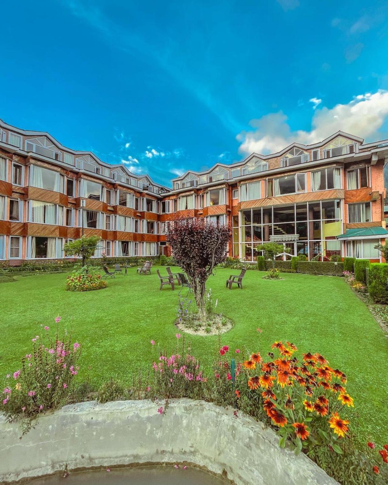 The Quiet Resort Pahalgam Exterior photo
